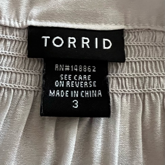 3X Torrid Chiffon-like Flowy Long-Sleeved Floral Blouse 🌸 - Picture 3 of 11